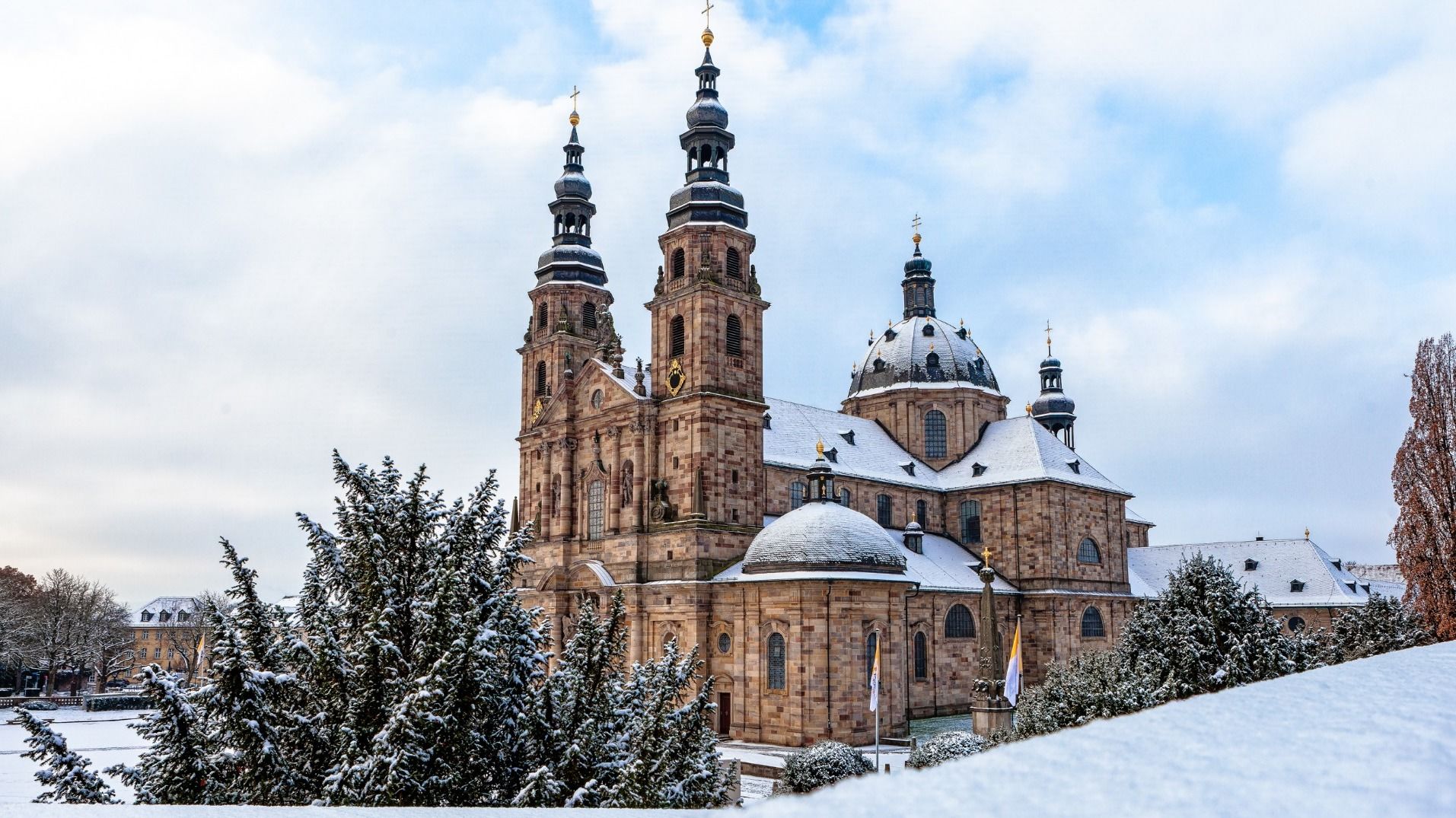 Im Fuldaer Dom finden zu Weihnachten und rund um den Jahreswechsel zahlreiche festliche Gottesdienste statt. Foto (Archiv): Bistum Fulda / Burkhard Beintken 